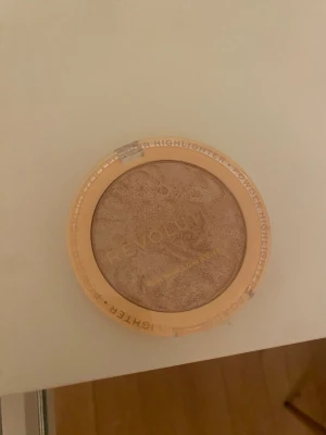 Highlighter - Jättefin highlighter som inte kommer till användning, endast testad❣️