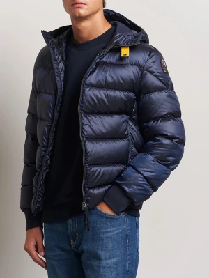 Parajumper sheen jacka  - Säljer en mörkblå Parajumper Sheen jacka i storlek M. Använd under vintern, men bra skick. Skriv ifall ni vill ha bilder!😊