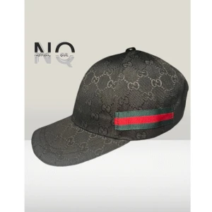 Svart keps med GG-mönster - Snygg svart keps från med klassiskt GG-mönster över hela kepsen. Ganska ny använd för test. fraktas samma dag innan 22:00. Hör av er vid intresse och vid snabb affär.