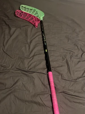 Zone speed pl - Säljer min klubba då den inte används längre den är knappt använd och man får med ett extra blad på köpet hör av er vid funderingar