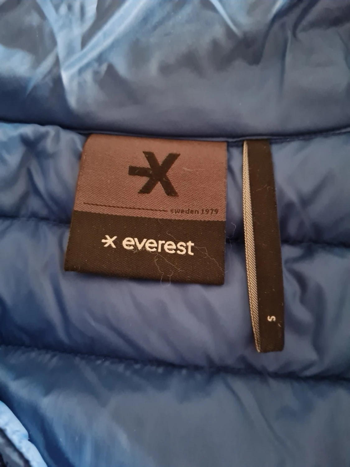 Blå dunjacka från Everest (Stadium) strl S - 2