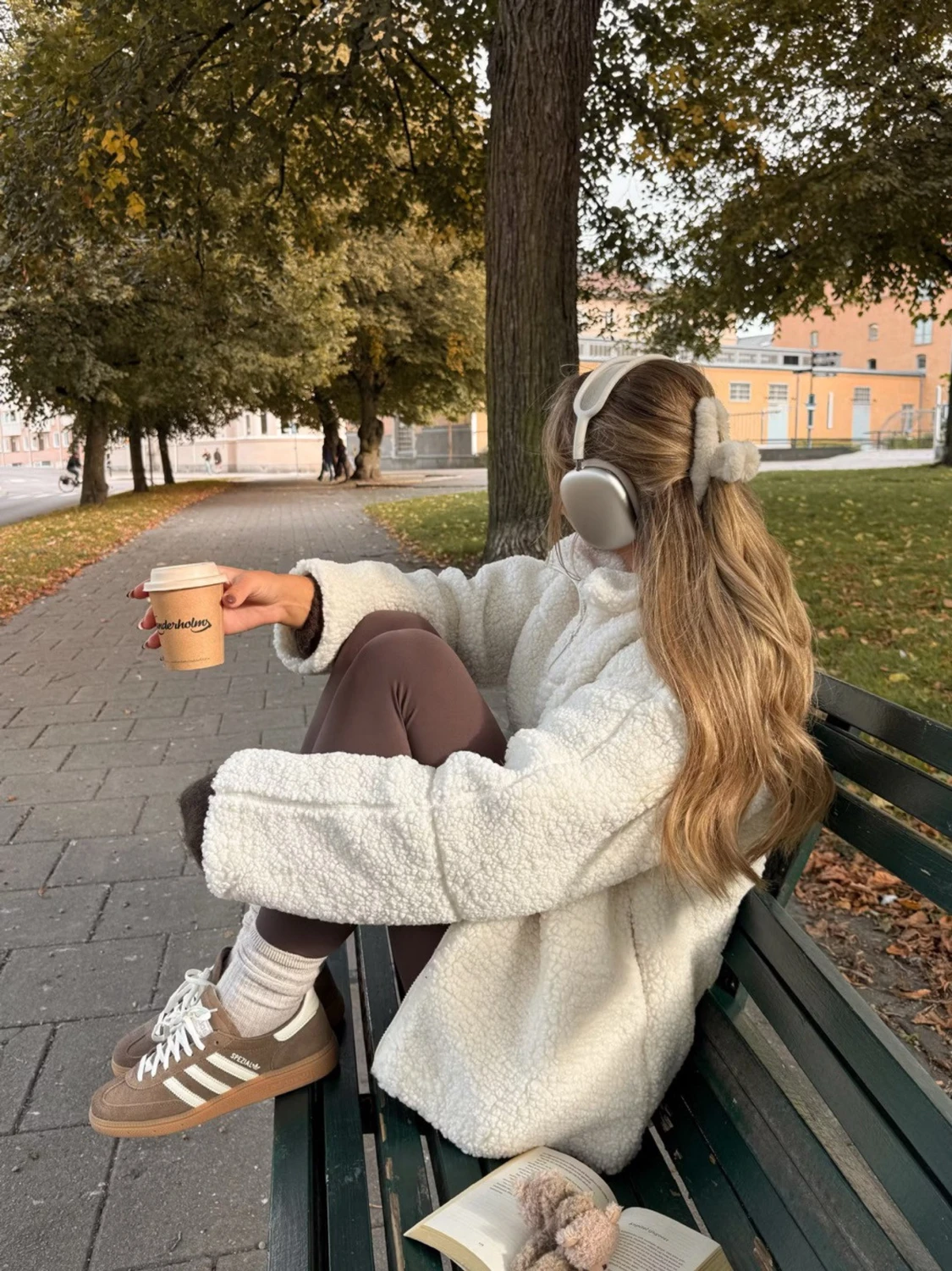 Vit teddyjacka med dragkedja