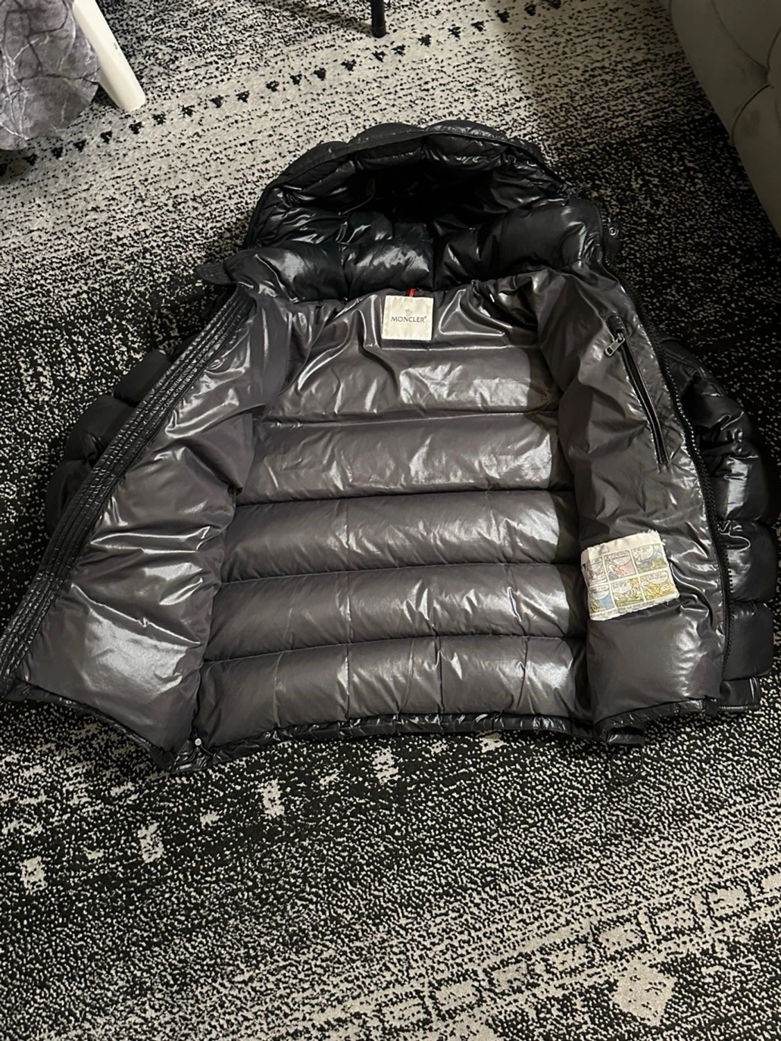 Svart Moncler pufferjacka med huva - 2