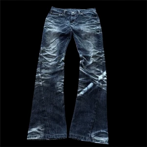 (Intressekoll) Tornado mart jeans från Japan - Mörkblå jeans av Tornado Mart med en flared sillhouette och fin wash. Storlek är ungefär W30 L33.5, pris kan diskuteras