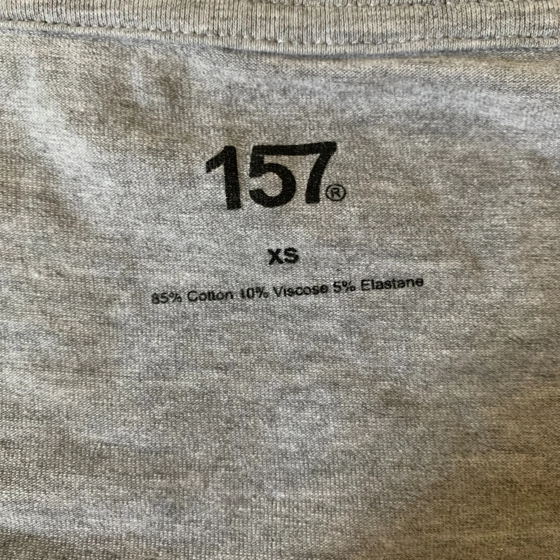 Grå basic t-shirt  - 2