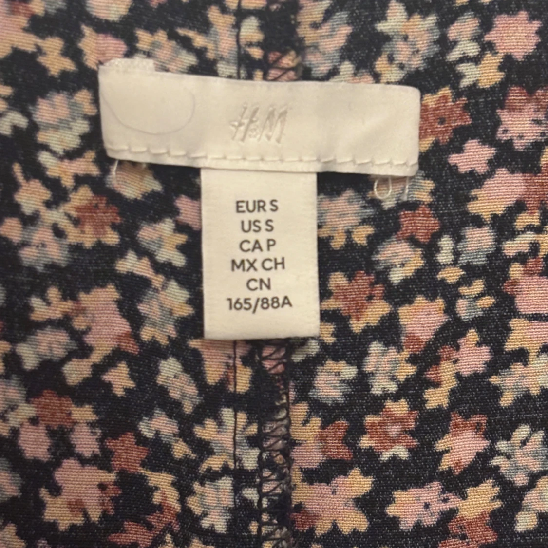 Blommig volangklänning från H&M - 1