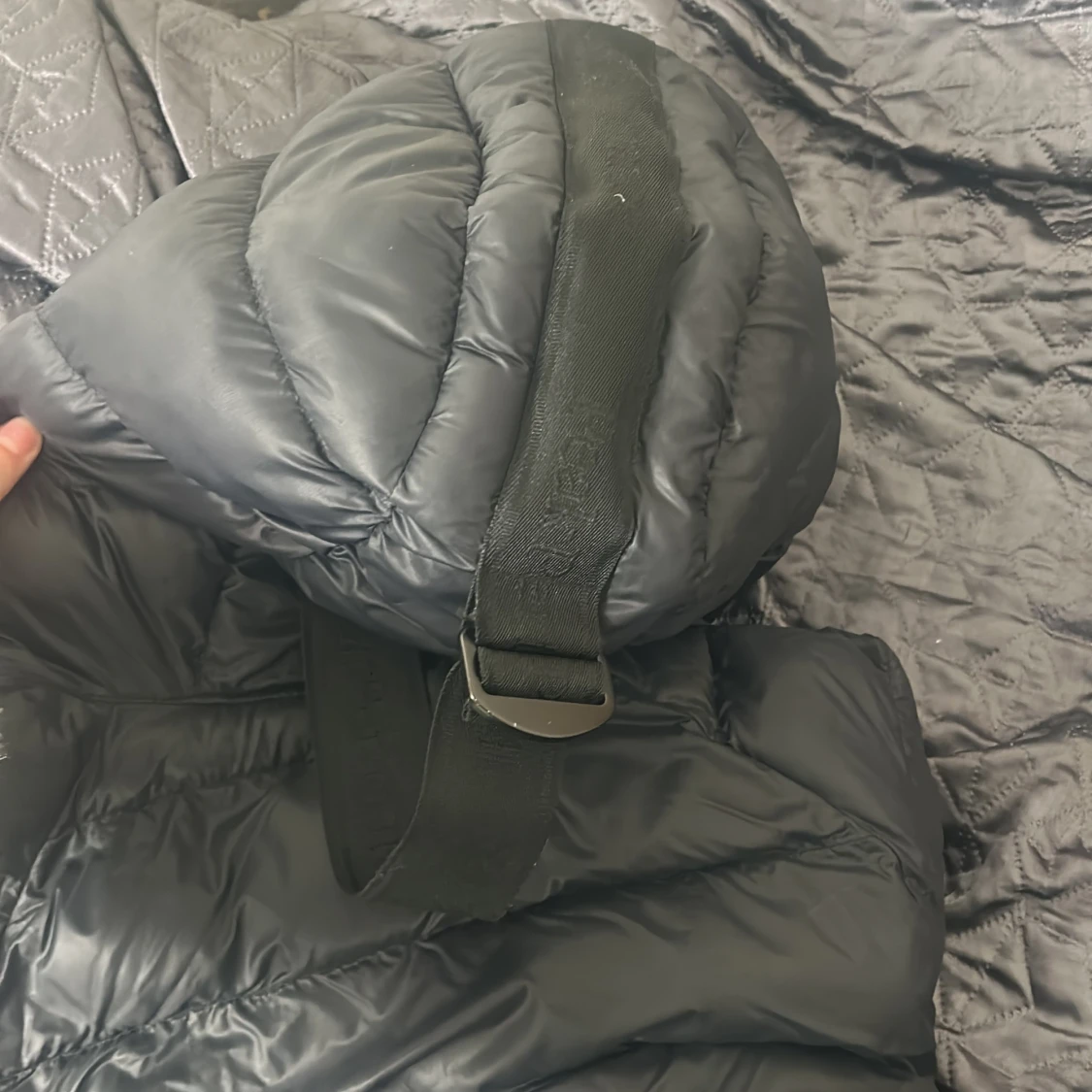 Svart dunjacka Peak Performance - 3