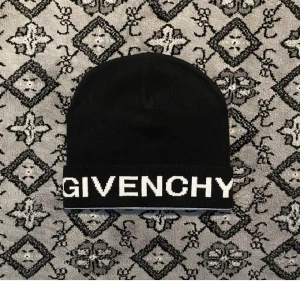 Givenchy mössa - Fet givenchy mössa helt ny kan diskutera priset