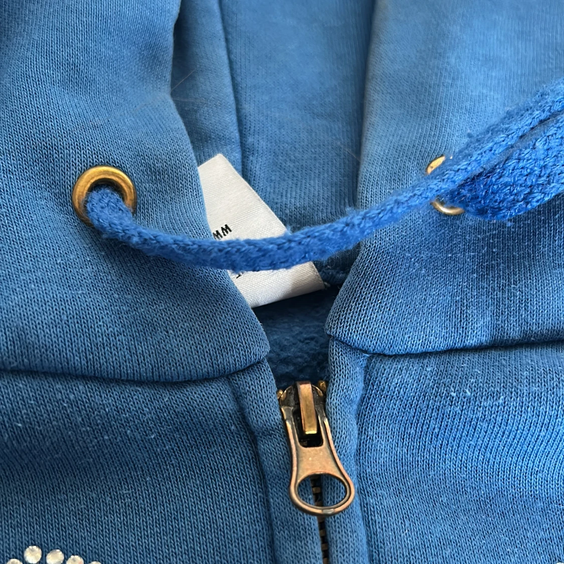 Blå hoodie One of One med rhinestone - 2