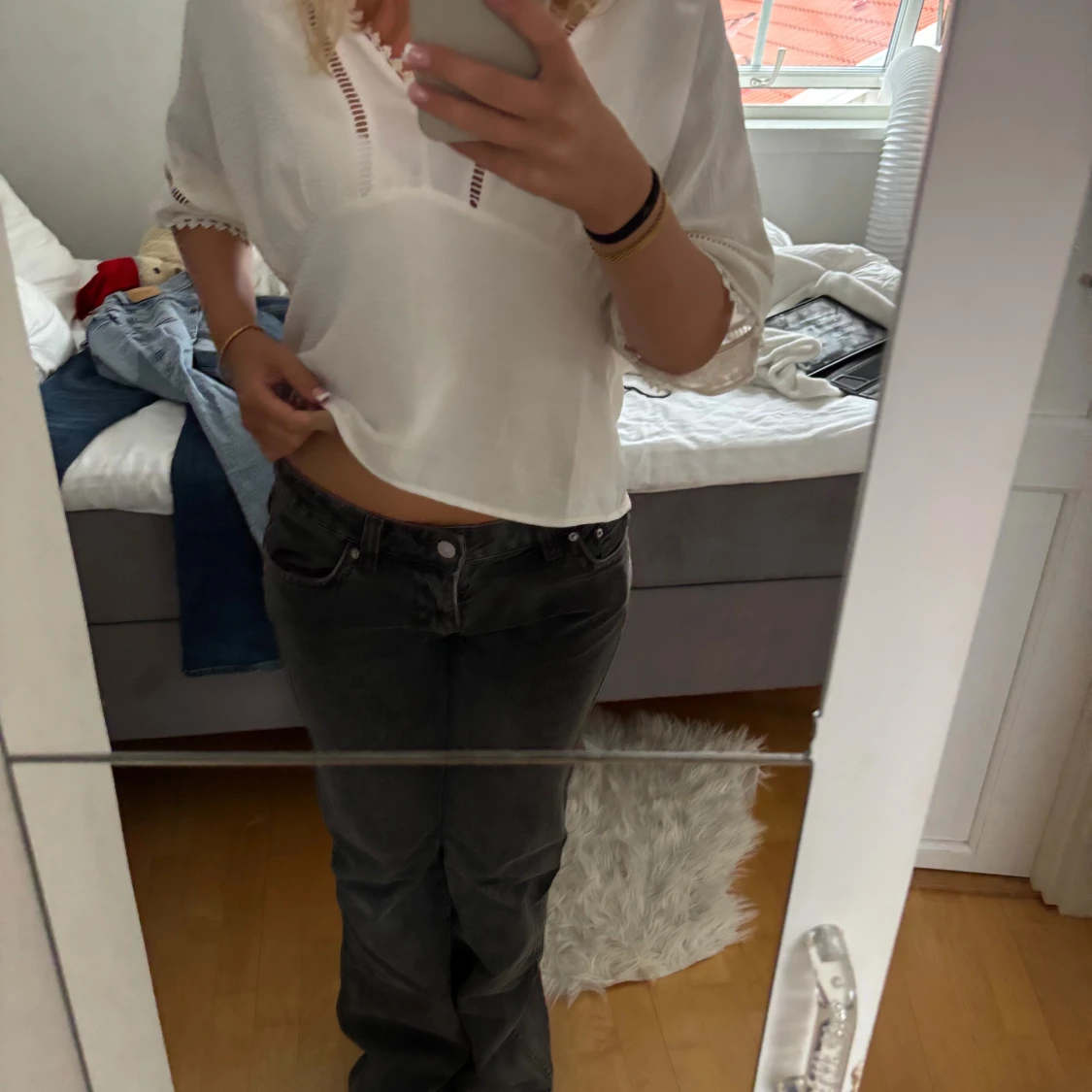 Svarta jeans från Gina 