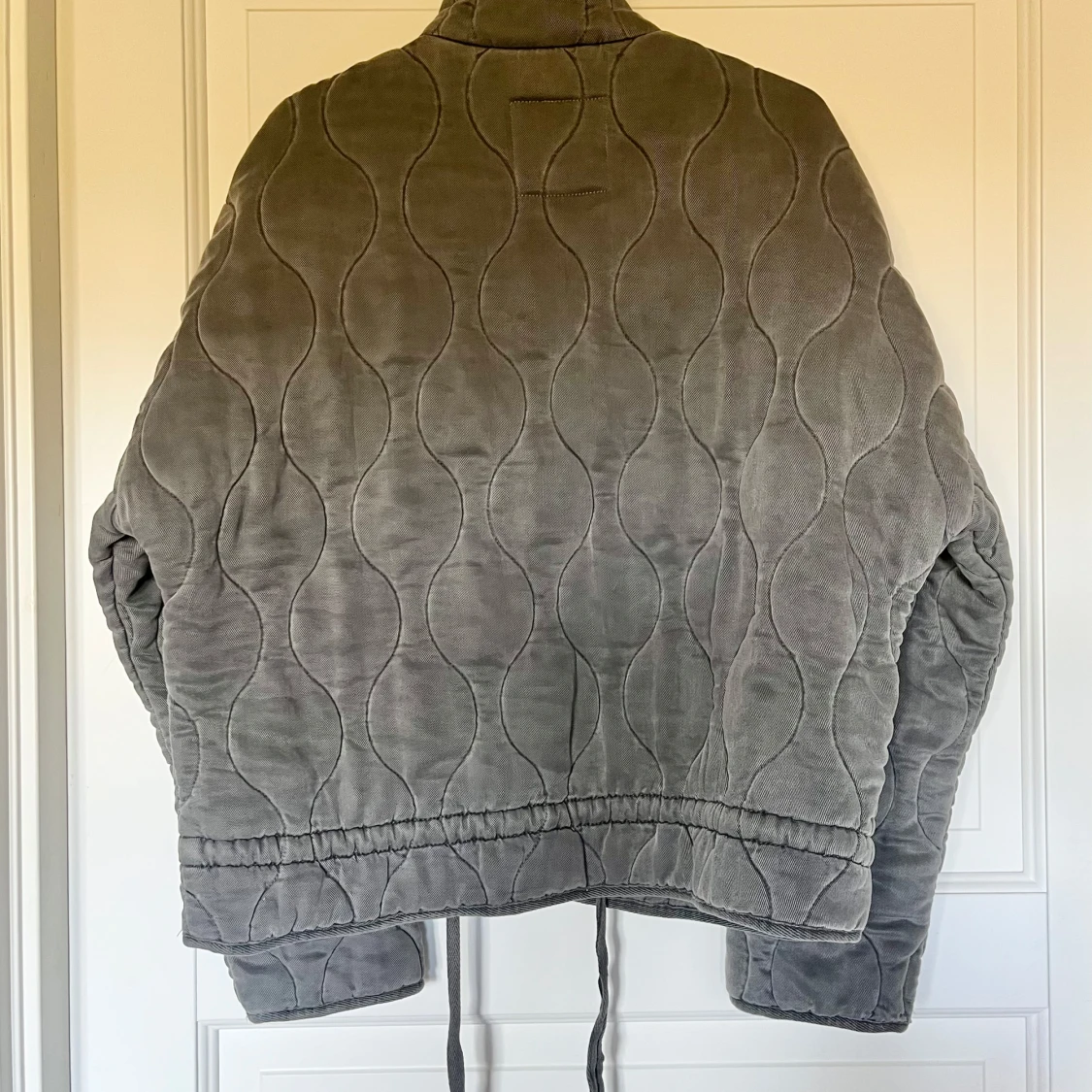 Grå quiltad jacka från Zara XS - 2