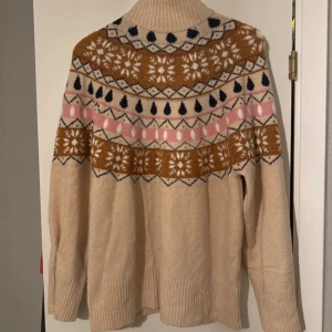 Stickad tröja ifrån Gina - Superfin stickad tröja ifrån Gina tricot, storlek S.  Aldrig använd🌸