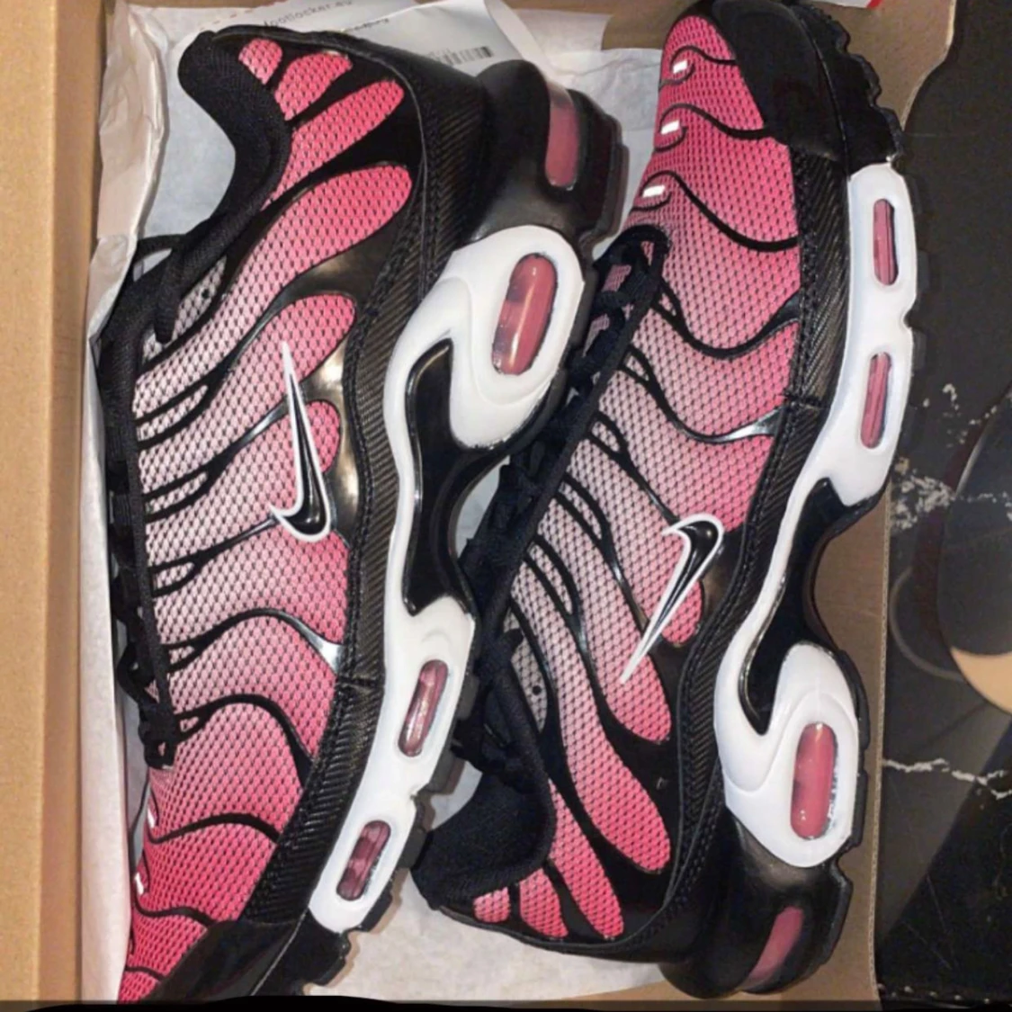 Nike Air Max rosa och svarta sneakers