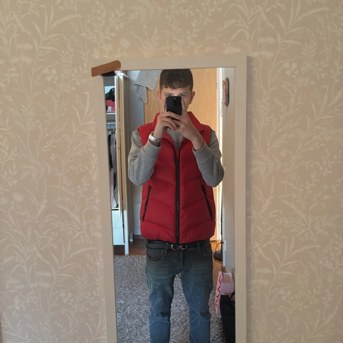 Röd dunväst från Rockandblue