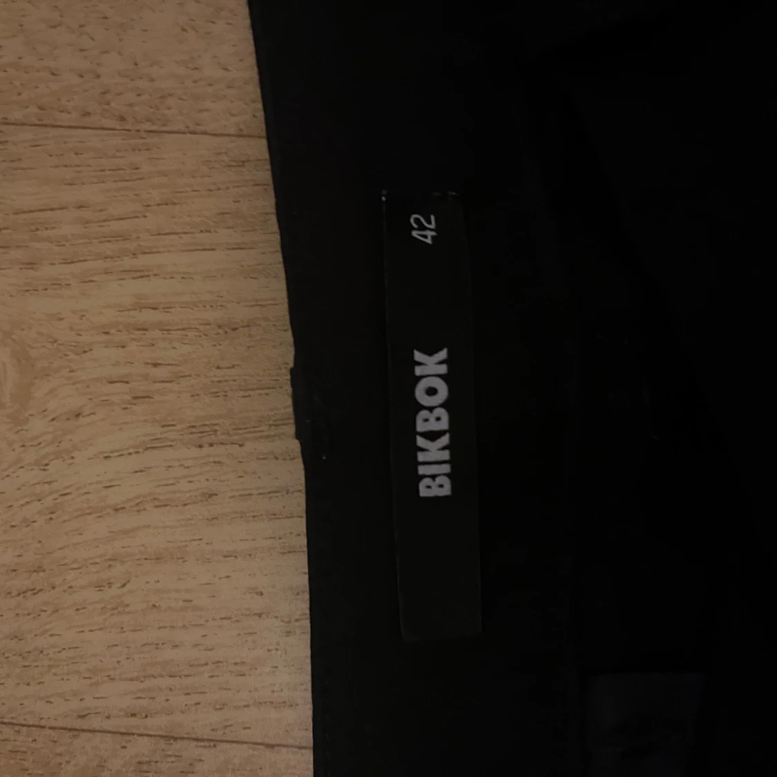 Svarta kostymbyxor från BikBok - 2