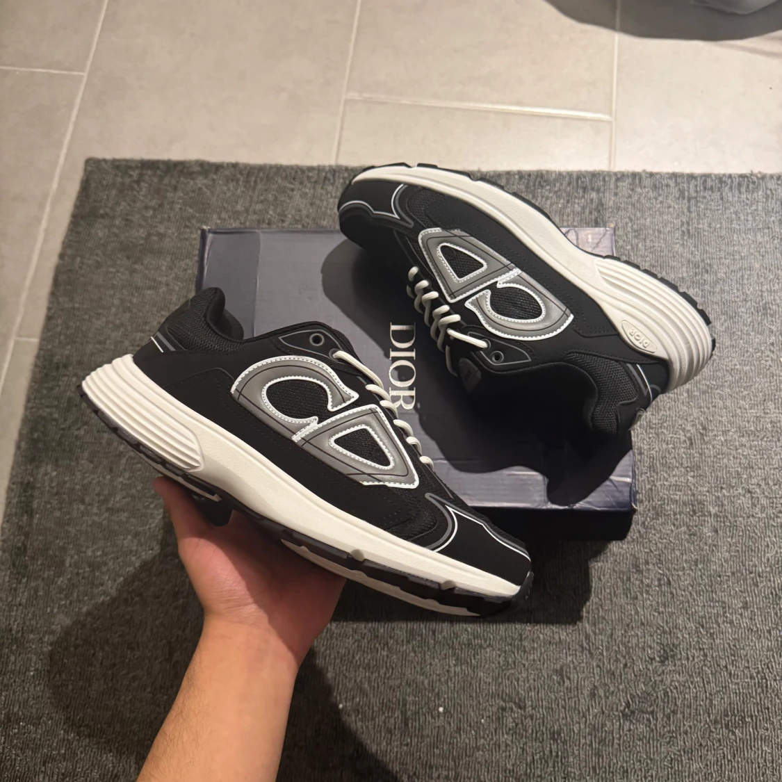 Dior B30 svarta sneakers med vit sula
