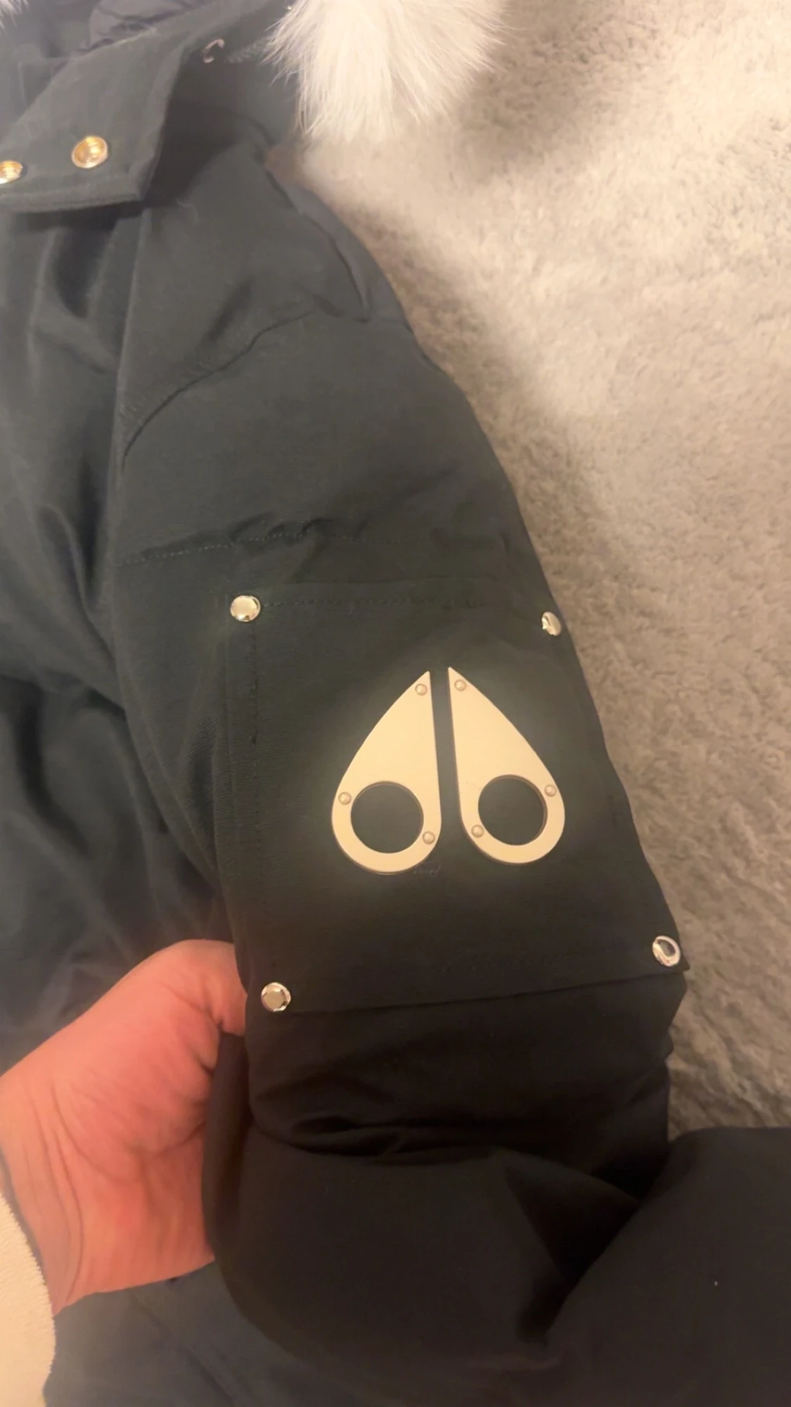 Svart dunjacka Moose Knuckles med päls - 1