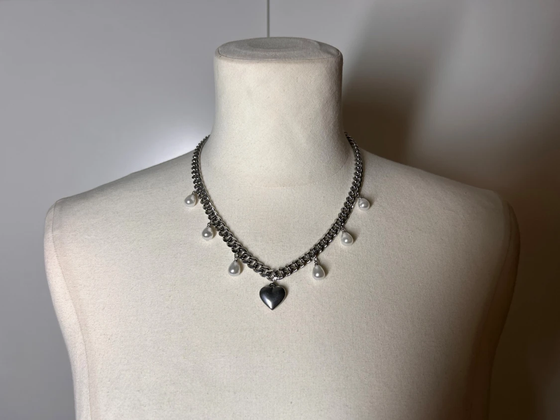 Halsband med pärlor och hjärta - 3