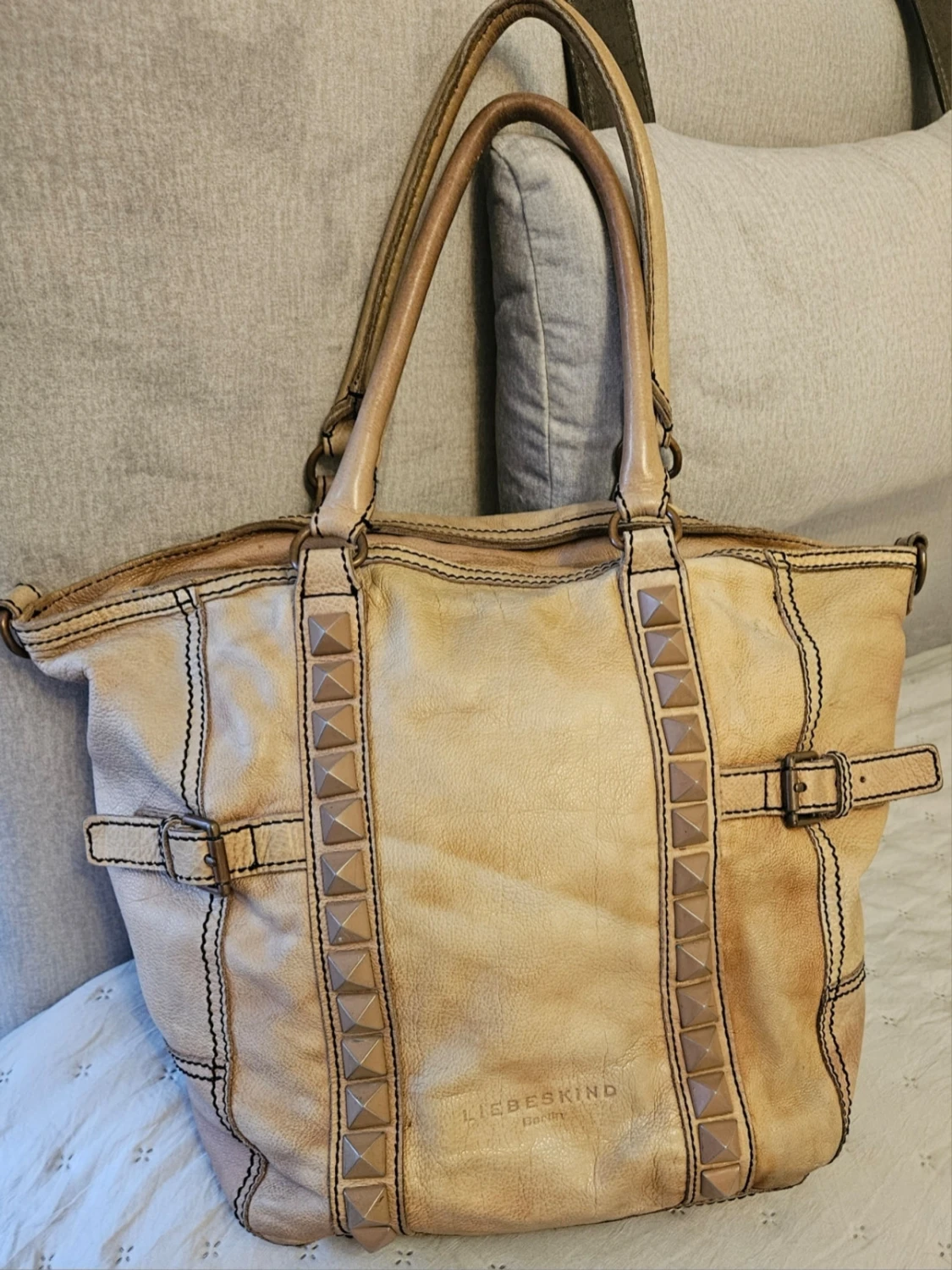 Beige skinnväska från Liebeskind - 1