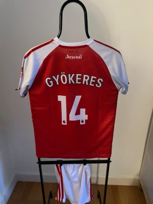 Fotbollströjor  - Kommit nya tröjor in. Perfekt julklapp. 299kr storlekar från 104 till xxl