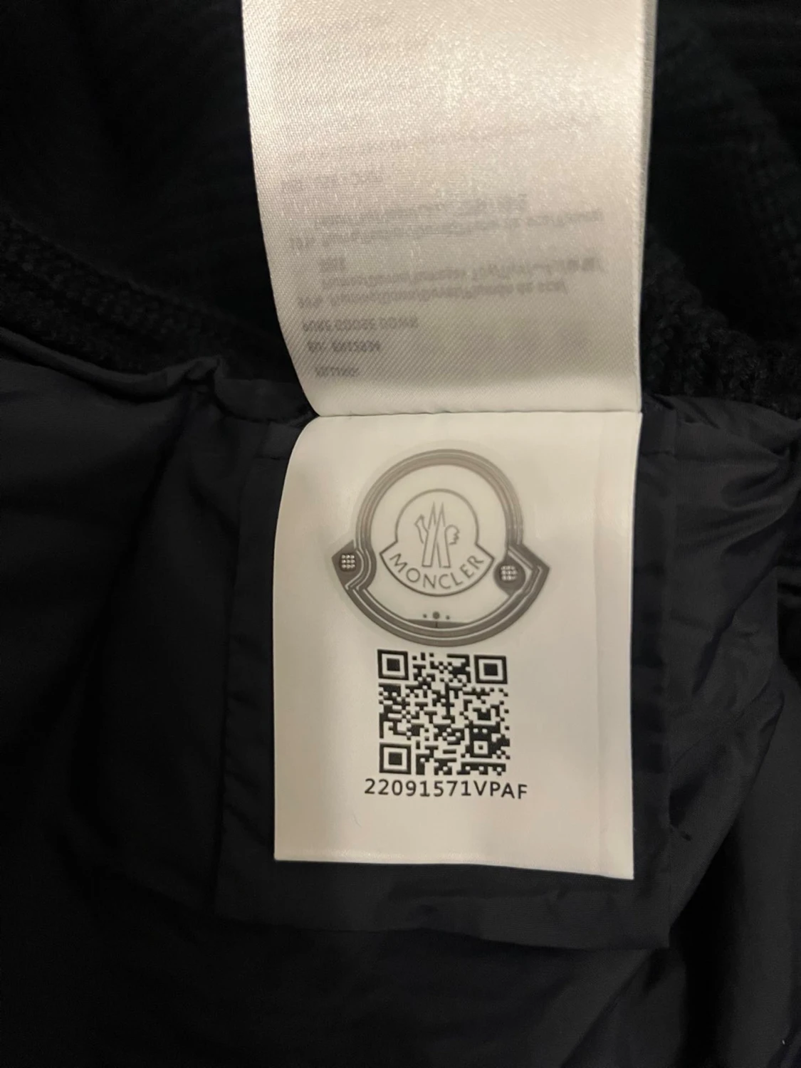 Svart Moncler pufferjacka med huva - 3