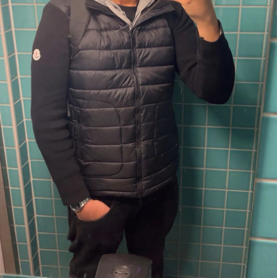 Svart Moncler pufferjacka med dragkedja - 1