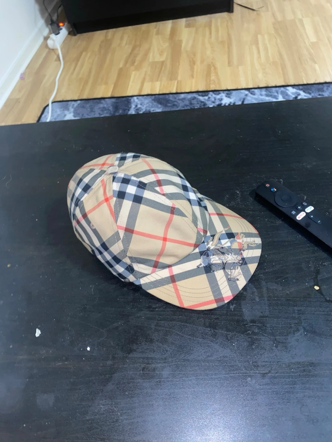 Sällsynt  Burberry keps köpt i NK  - 1