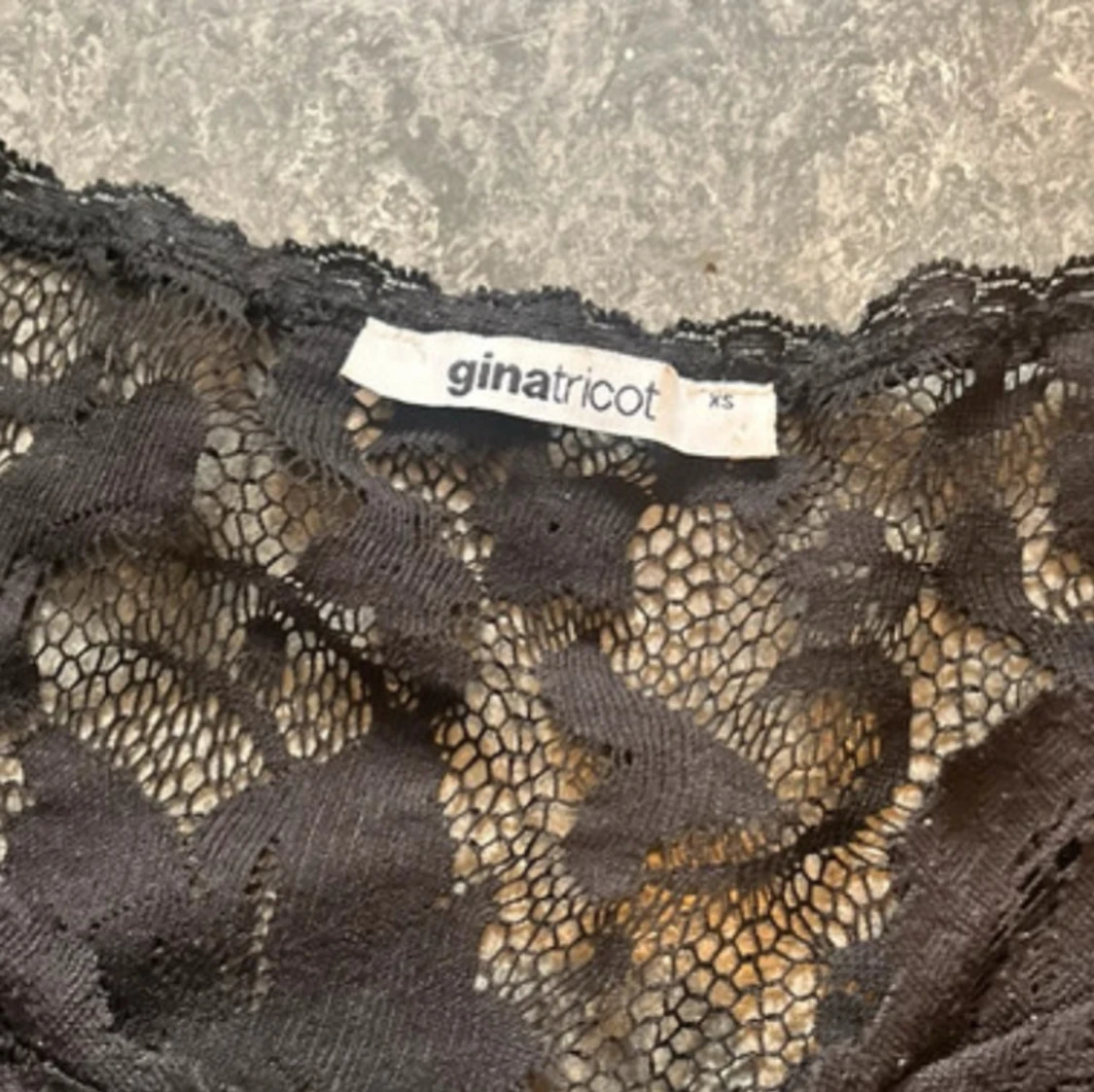 Svart spetströja  - 2