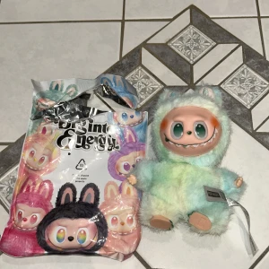 Labubu grön  - Oanvänd labubu, bra skick