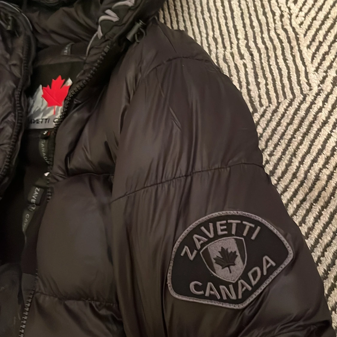 Svart pufferjacka från Zavetti Canada - 2