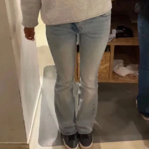 Ljusblå bootcut jeans - Jättefina bootcut jeans som aldrig använts💗💗