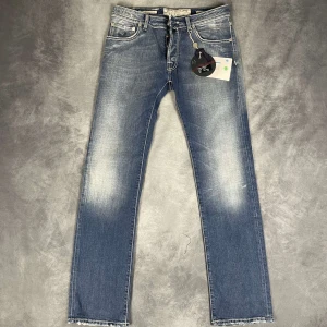 Jacob cohen jeans ”620 comfort” - Skick 10/10, helt nya med tags. Ingår: jeans och tags. Nypris ~ 5200kr.