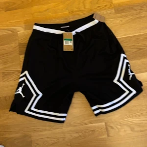 Nike Jordan shorts - Helt nya. Storlek L passar även M