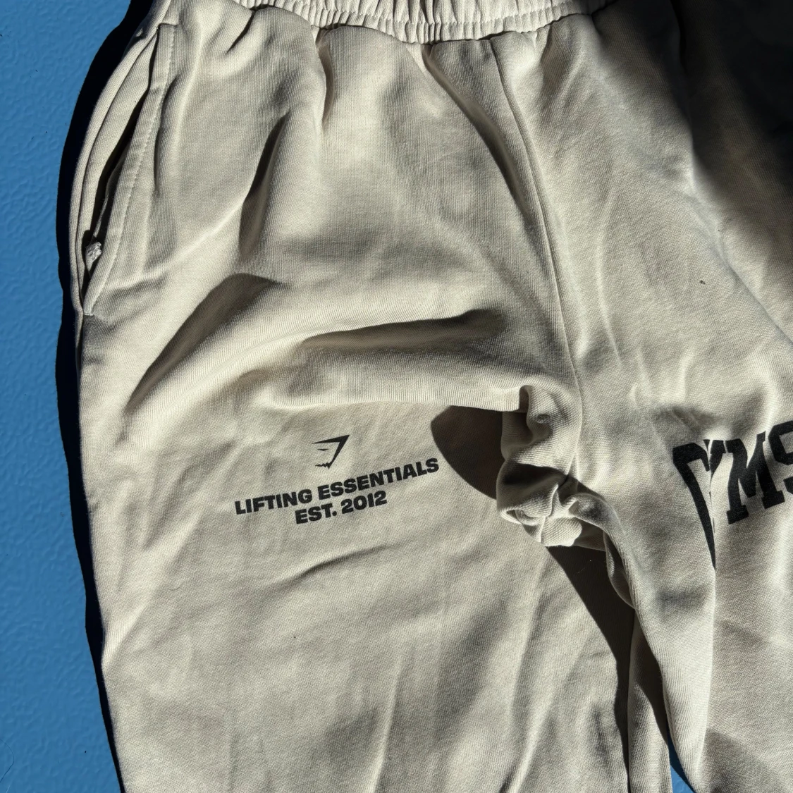 Beige mjukisbyxor från Gymshark XS - 1