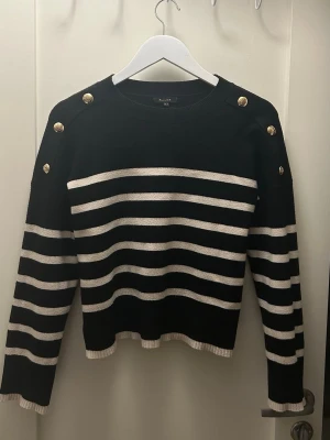 Massimo Dutti  - Massimo Dutti tröja (fejk) storlek S använd 2 gånger. Bra skick och varm o bekväm. 