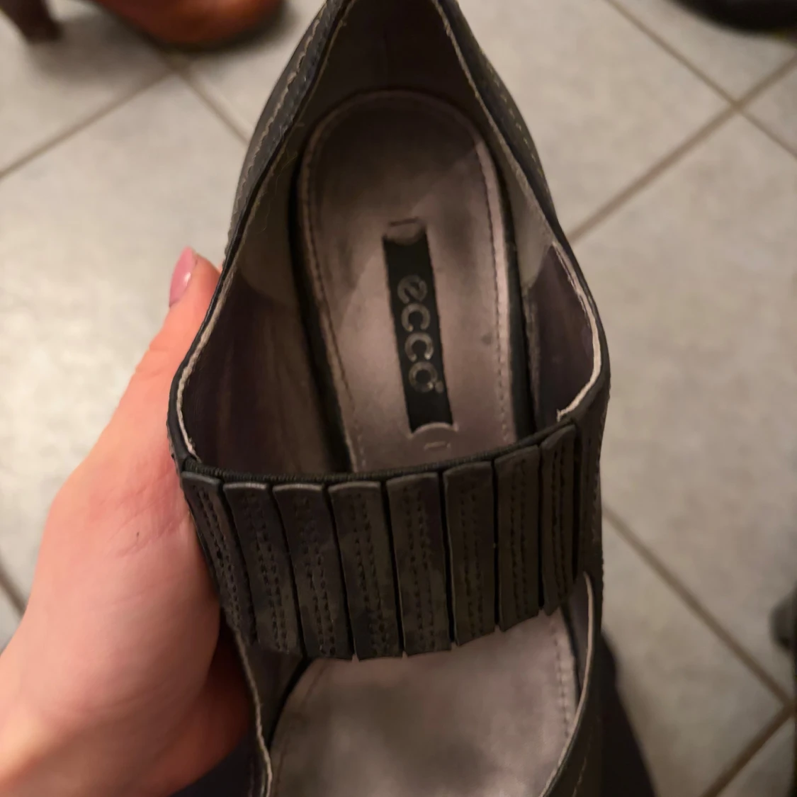 Svarta pumps från ECCO med klack - 1