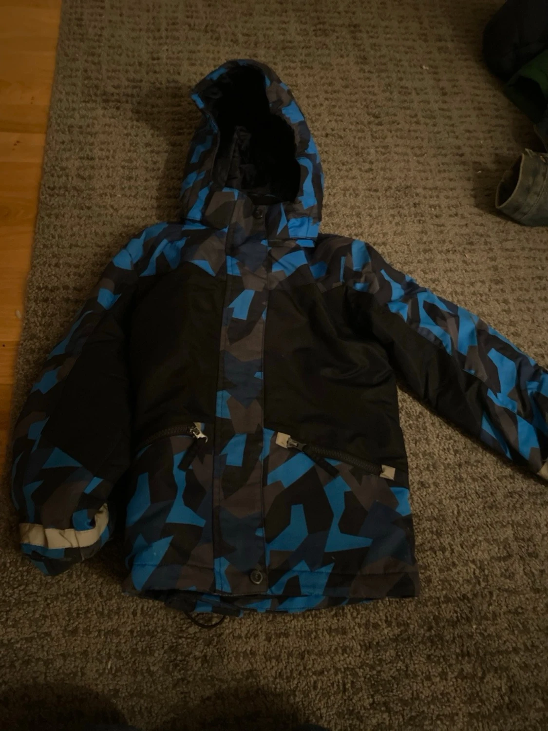 Blåmönstrad vindjacka med huva - 1