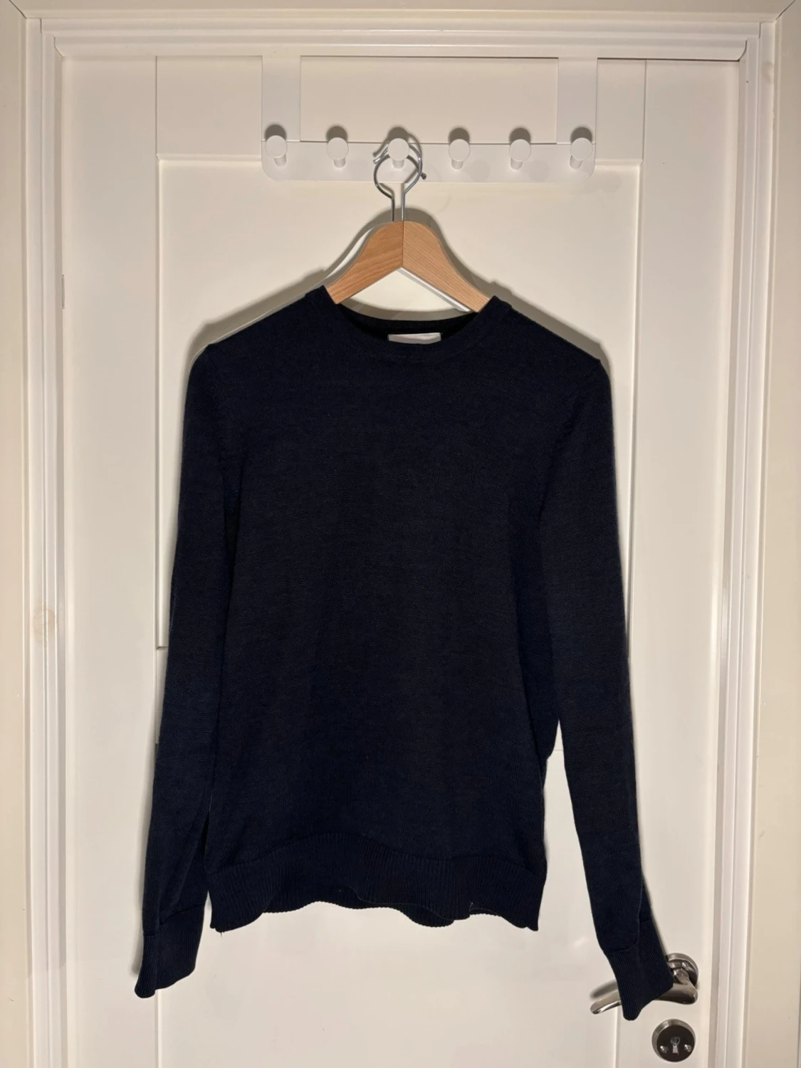 Mörkblå stickad tröja Bruun & Stengade