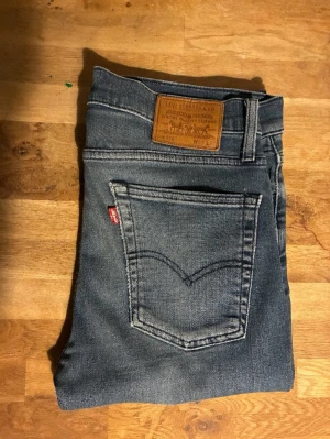 Levi's 510 blå jeans slim fit - Snygga blå Levi's 510 jeans 
