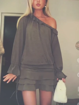 Set  - Supergulligt set från Zara💞💞 topp och kjol men ser ut som klänning ihop!!