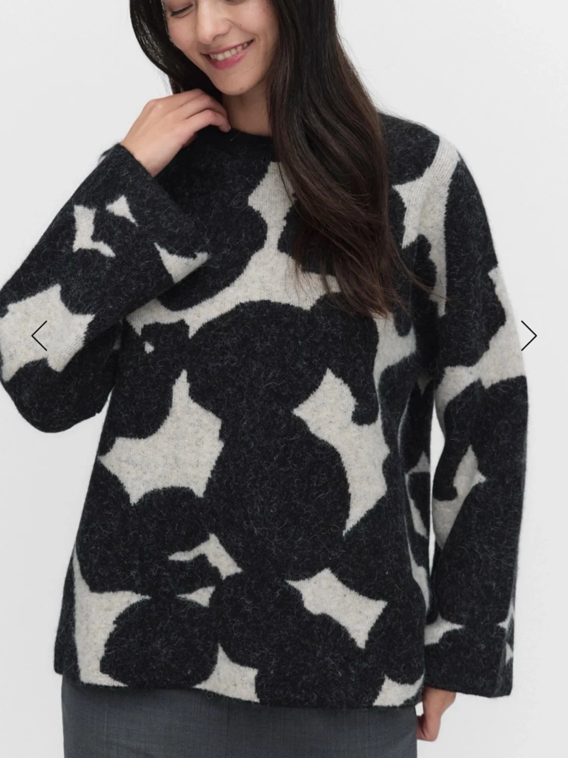 Stickad tröja med mönster - 1