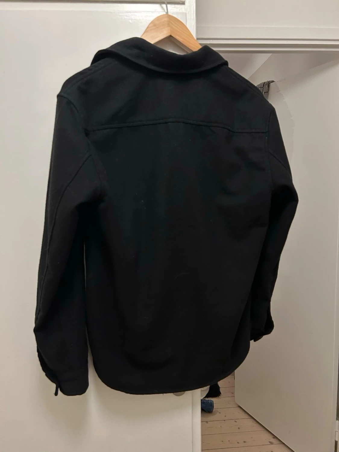 Svart overshirt från H&M - 2