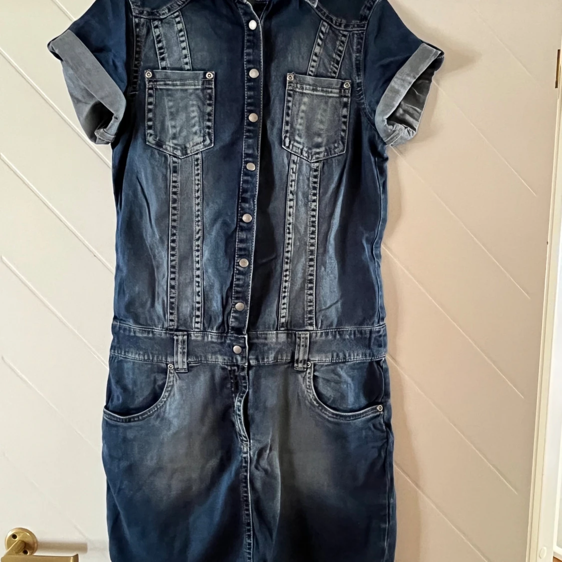 Jeansklänning från Denim 36 med knappar - 1