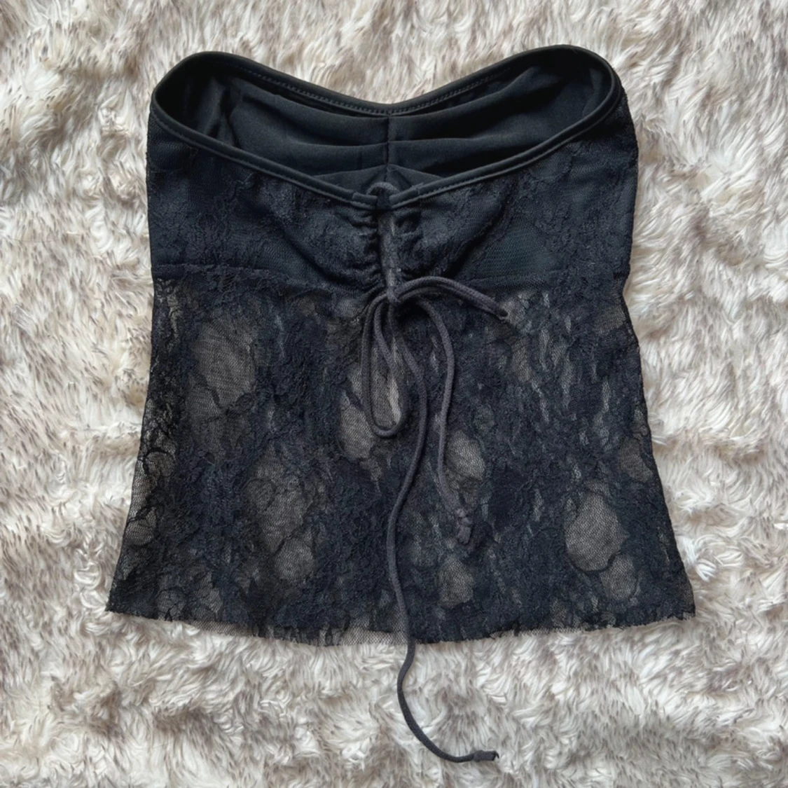 Svart spets bandeau tubtopp med snörning - 1
