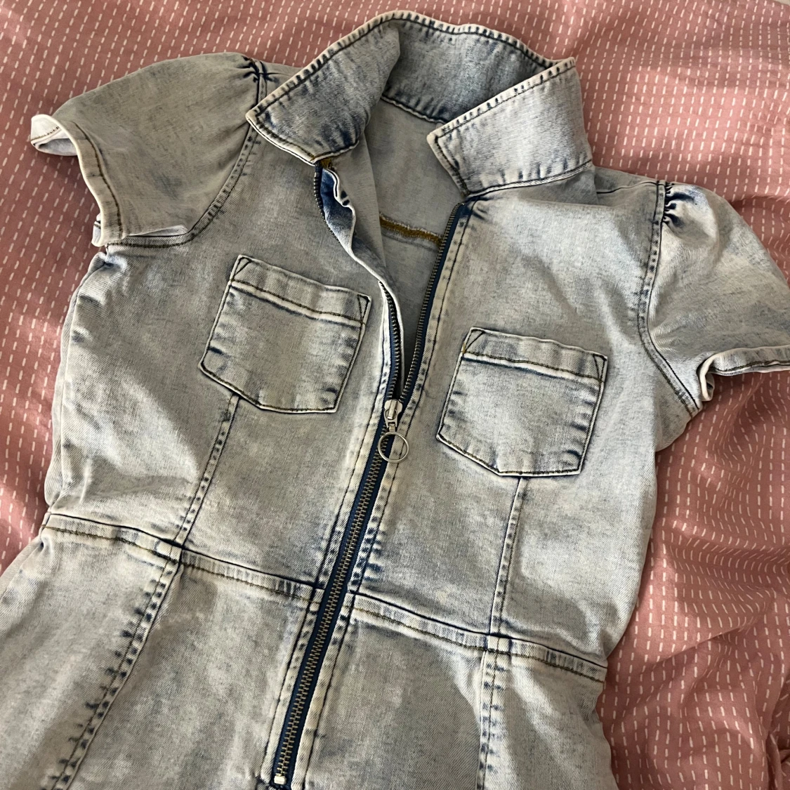 Kort jeansklänning med dragkedja Lindex - 1