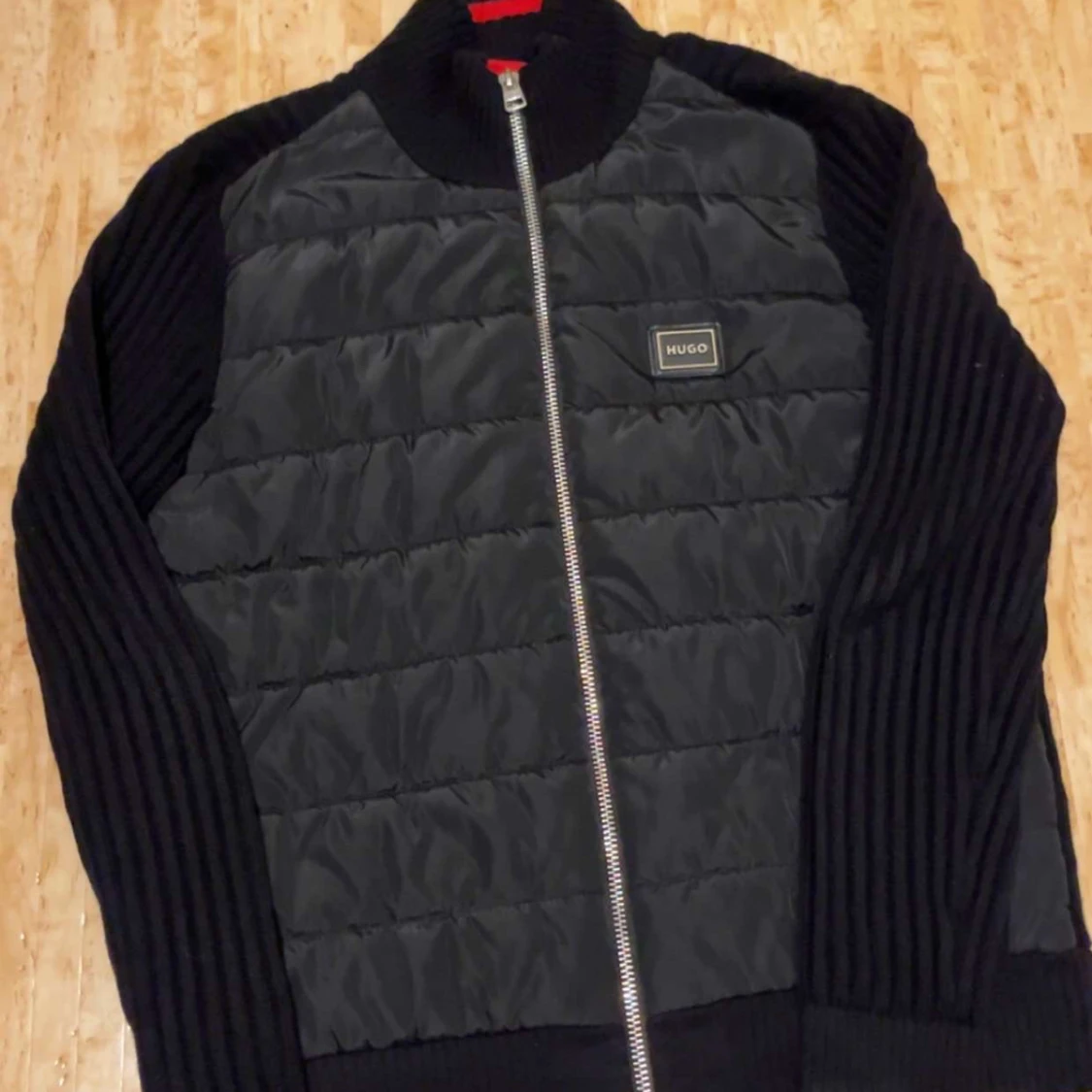 Svart Hugo Boss cardigan