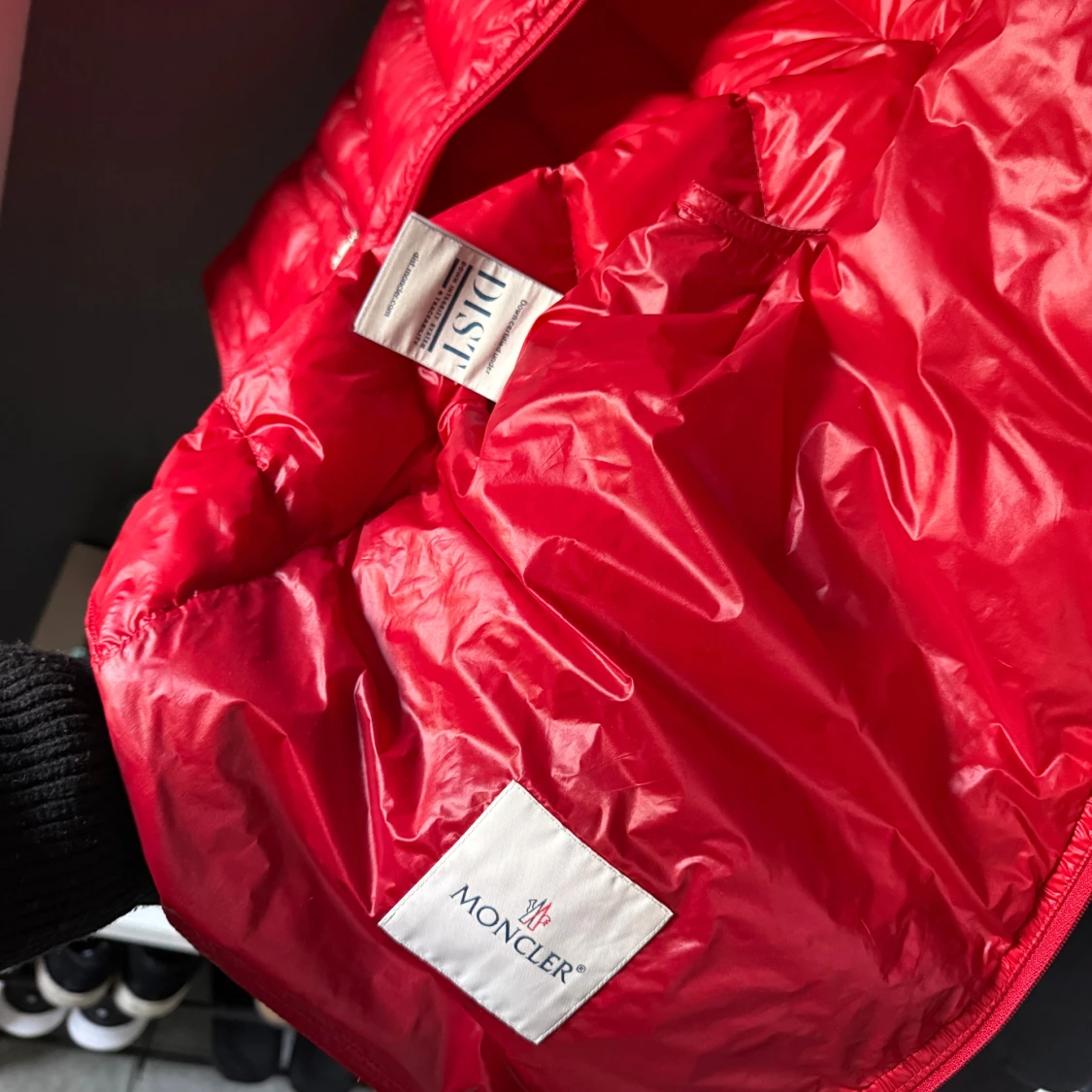 Röd dunväst från Moncler - 2