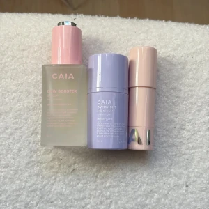 CAIA kitt  -  CAIA Dew Booster Serum se bild för mängd.  Caia dew stick se bild för mängd. Caia eye cream ca 50% full