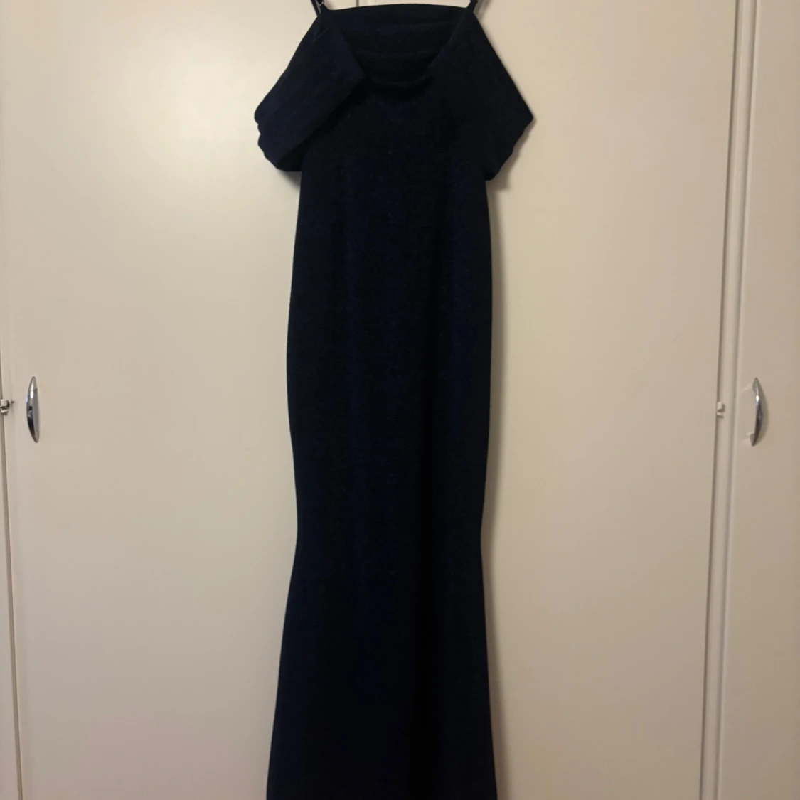 Marinblå glittrig långklänning - 2