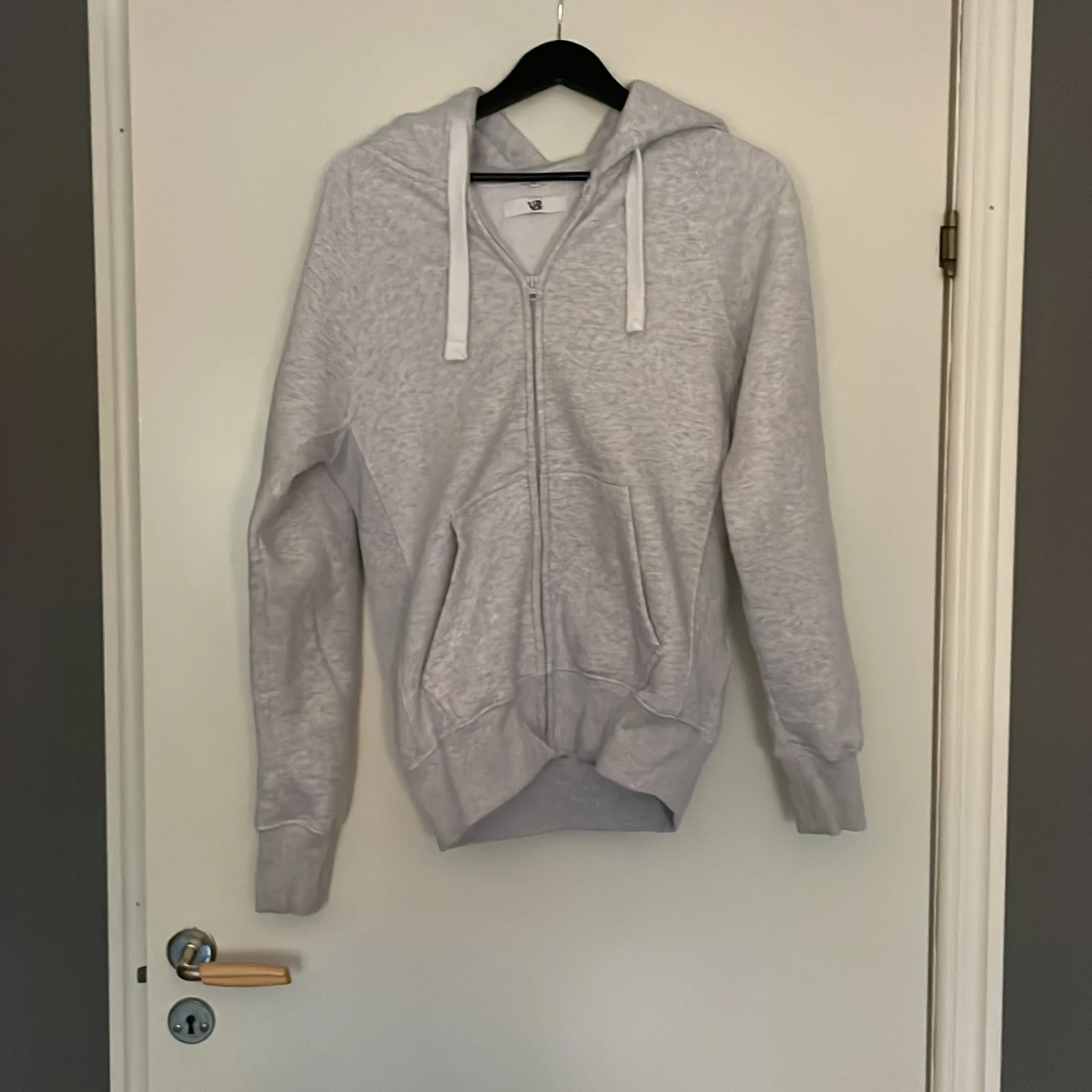Ljusgrå hoodie från Russedress, M